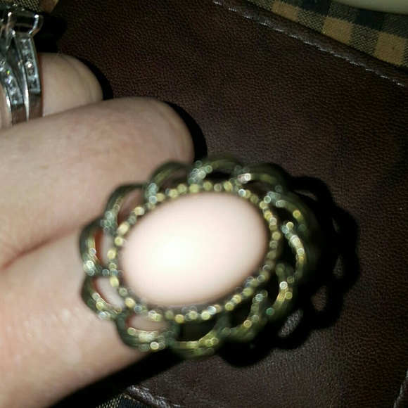 Stretchy ring
