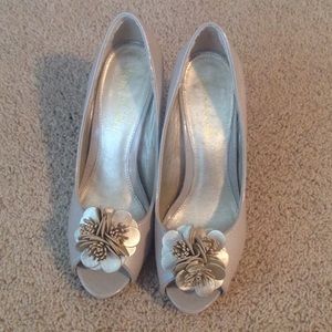 Sam & Libby pumps