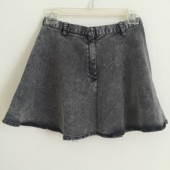 H&M grey skirt - Picture 2 of 3