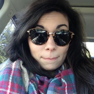 Meet your Posher, Lauren