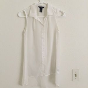H&M sleeveless button down blouse