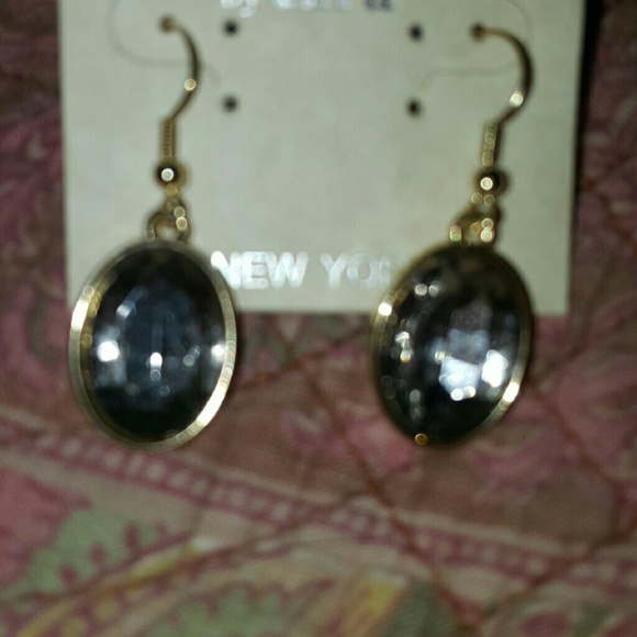 Eareings - Picture 2 of 3