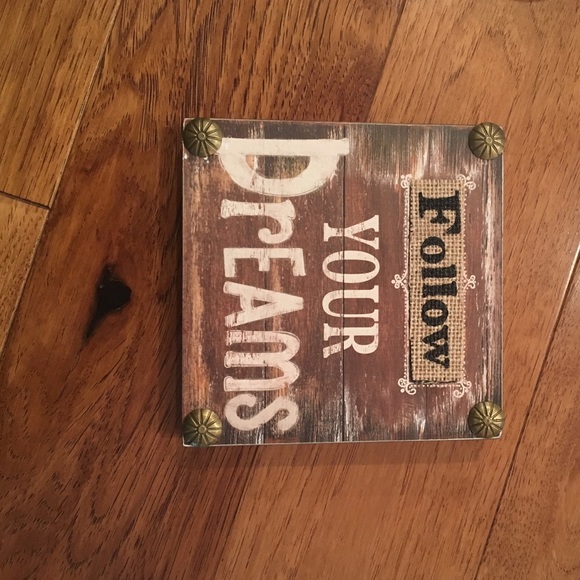 Follow your dreams hang or stand wooden plaque - Picture 1 of 3