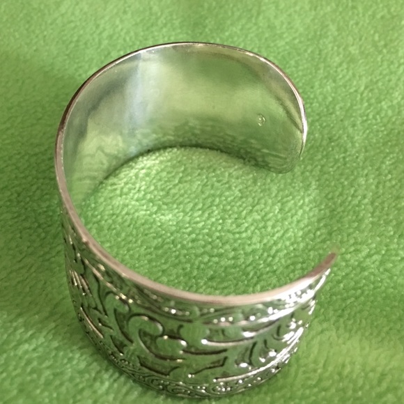 Bangle cuff - Picture 3 of 3