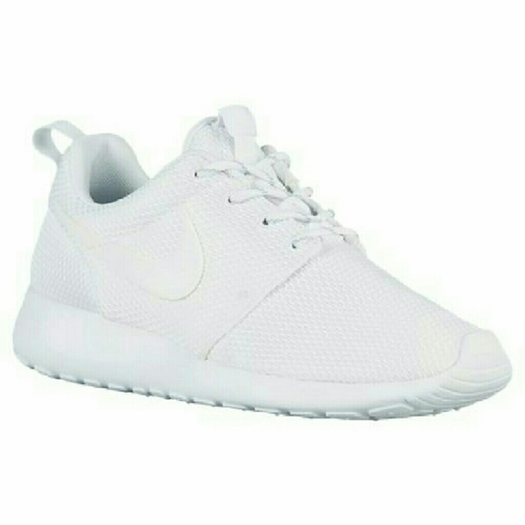 White Nike Roshe Run - Picture 2 of 3