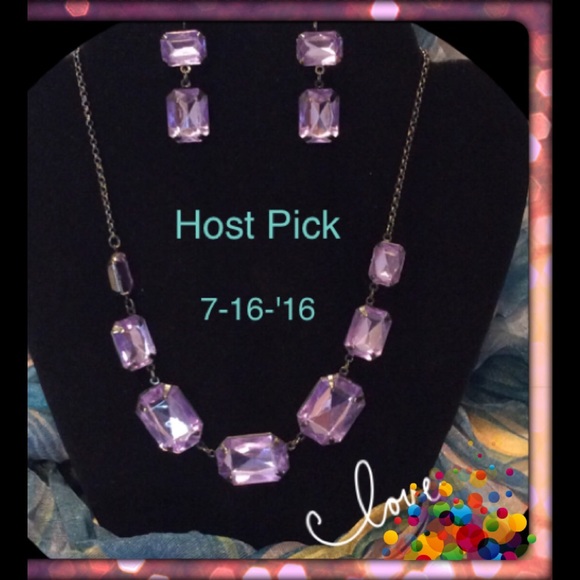 Jewelry - 🌸HOST PICK🌸 Lt Purple glass necklace & earrings