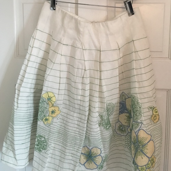 Skirt with flowers