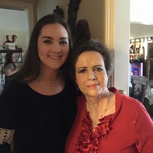 Meet your Posher, Estella