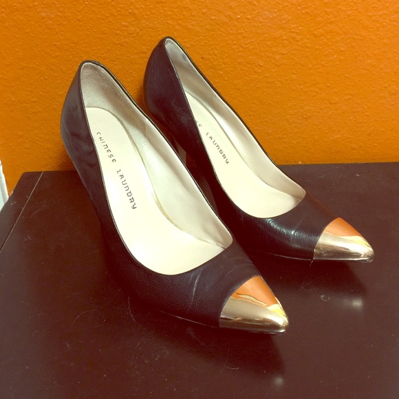 Pointy Gold Toe Black Pumps