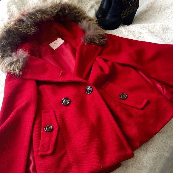 Red Riding Hood Cape Coat with Genuine Fur Trim - Picture 2 of 4