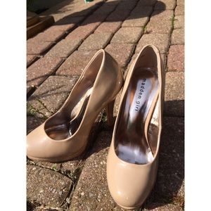 Nude Madden Girl Pumps