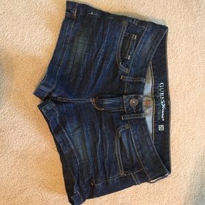 Guess stretch jean shorts size 29