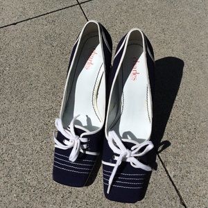 CHARLES by Charles David Preppy Heels