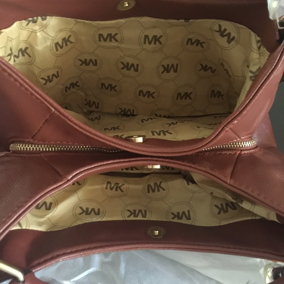 MK large brown Leather Bedford bag - Picture 4 of 4