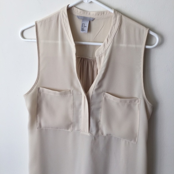 🚫SOLD!🚫 H&M Sleeveless Blouse - Picture 2 of 4