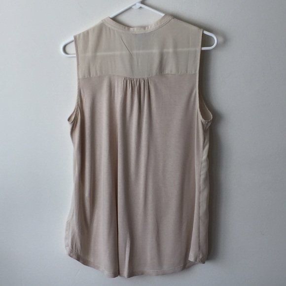 🚫SOLD!🚫 H&M Sleeveless Blouse - Picture 3 of 4