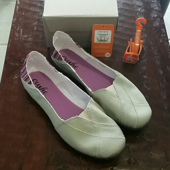 Cushe slip-on shoes Size 10 NWT