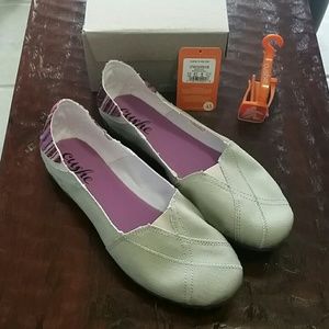 Cushe slip-on shoes Size 10 NWT