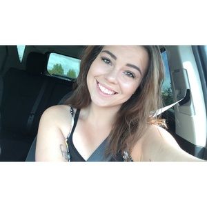 Meet your Posher, Kayla