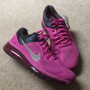 Brand New! Nike AIR MAX 2013 size 8