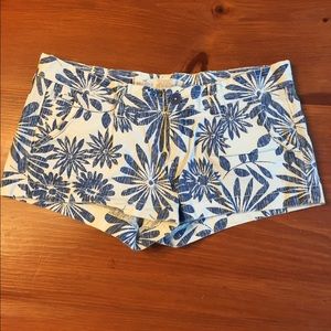Hollister Short Floral Shorts. Size 5.