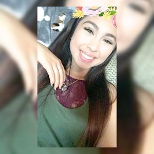 Meet your Posher, Alyssa