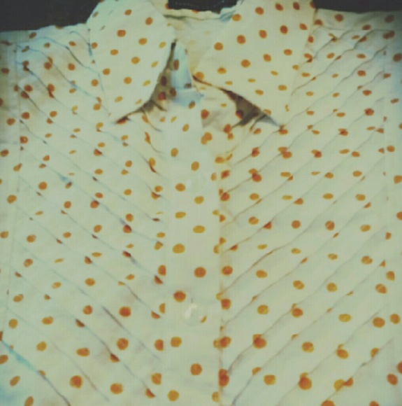 Button up, - Picture 2 of 4