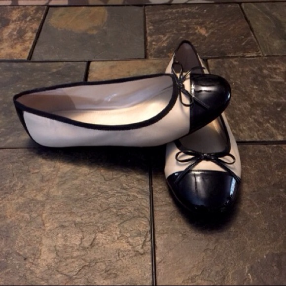 Black and Cream Flats NWOT