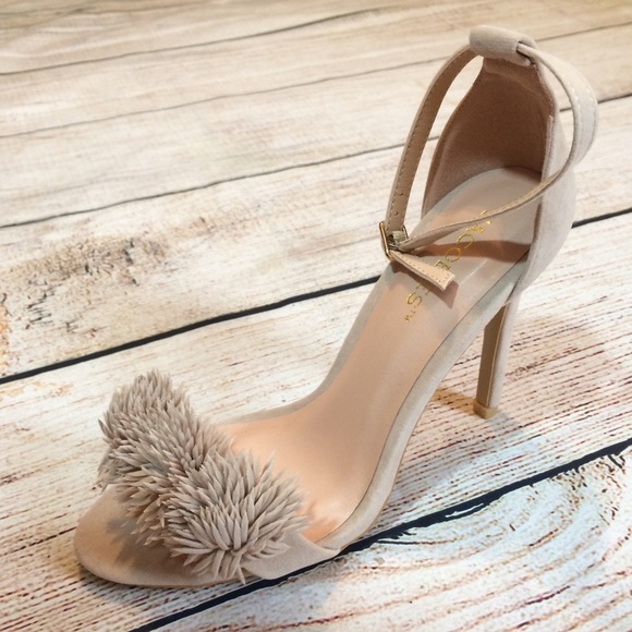 Nude Fringe Heel ✨✨✨ - Picture 3 of 4