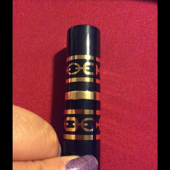 Lipstick - Picture 1 of 4
