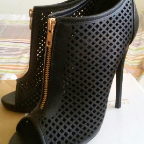 **SALE**BLACK JUILLERAT HIGH HEELS