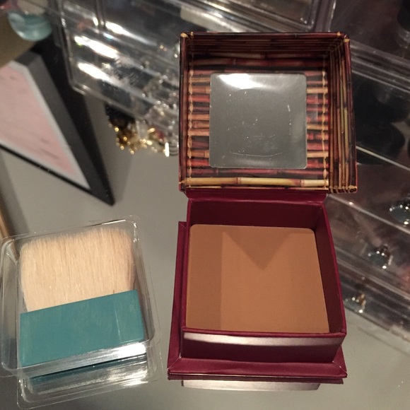 Sold on Ⓜ️✨Brand New Hoola Bronzer by Benefit - Picture 2 of 3