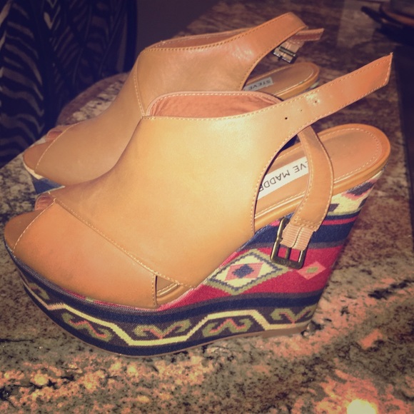 Steve Madden Tribal Wedges