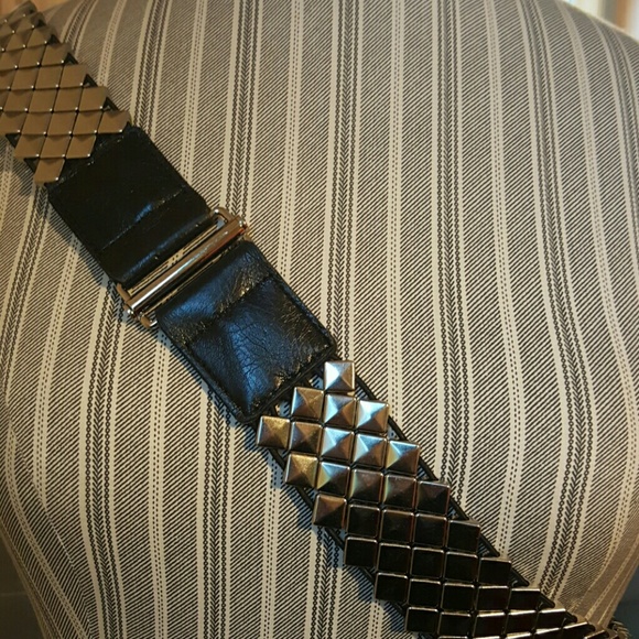 Express medal silver medallion low hip belt