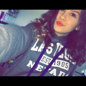 Meet your Posher, Anelia