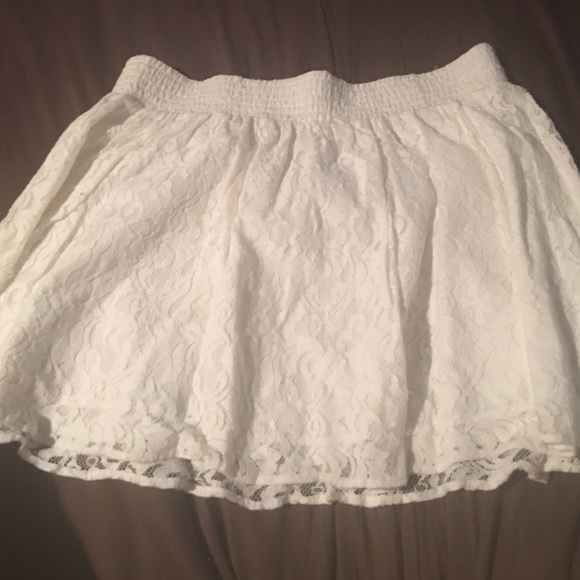 Lace skirt