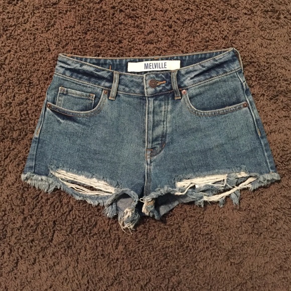 brandy melville jean shorts !! size 25