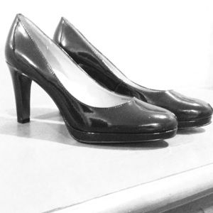 Tahari shoes