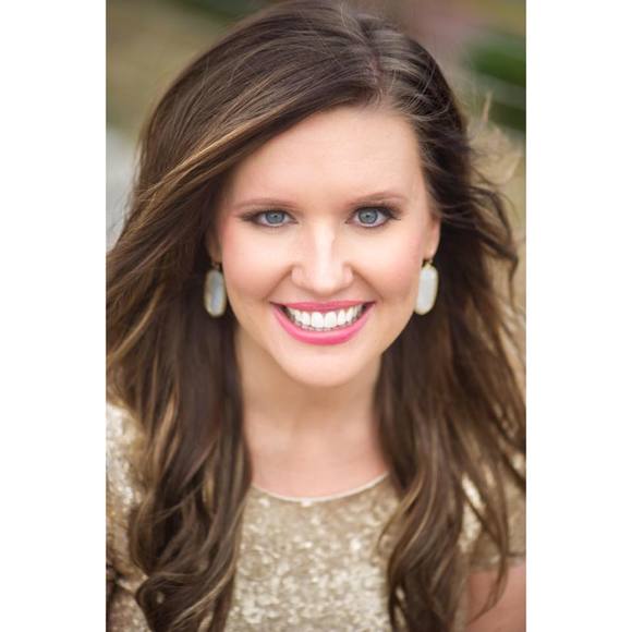 Meet your Posher, Becky - Picture 1 of 1