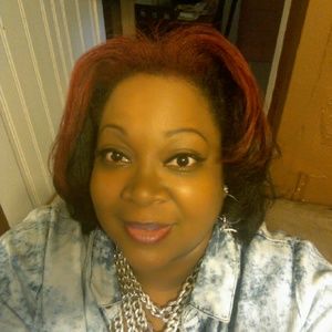 Meet your Posher, Crystal