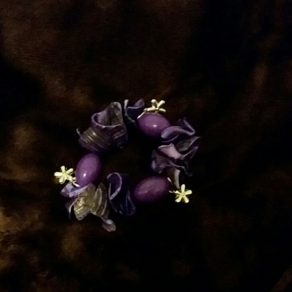 Shell and bead bracelet