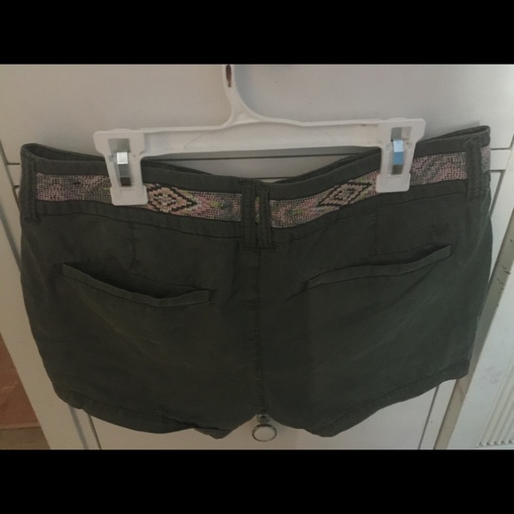 Juniors size 4. American Express shorts - Picture 2 of 2