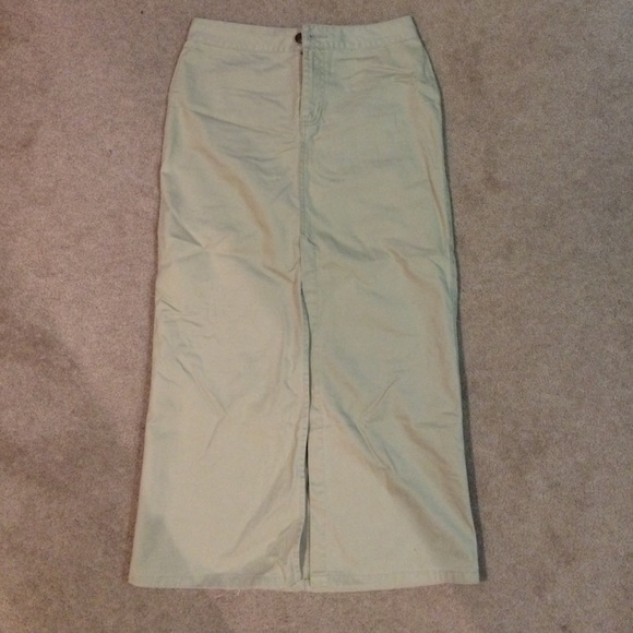 4 for $20.    Old Navy Khaki Skirt size 2