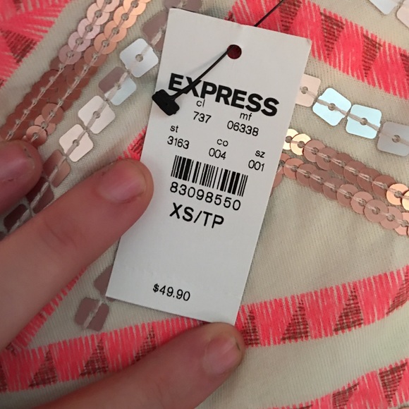 Never worn skirt - Picture 3 of 3