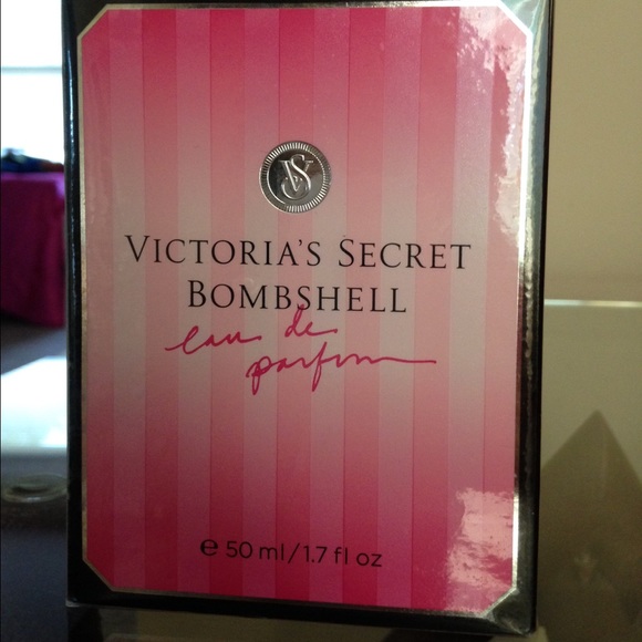 NWT! VIctoria's Secret Bombshell 1.7oz Perfume