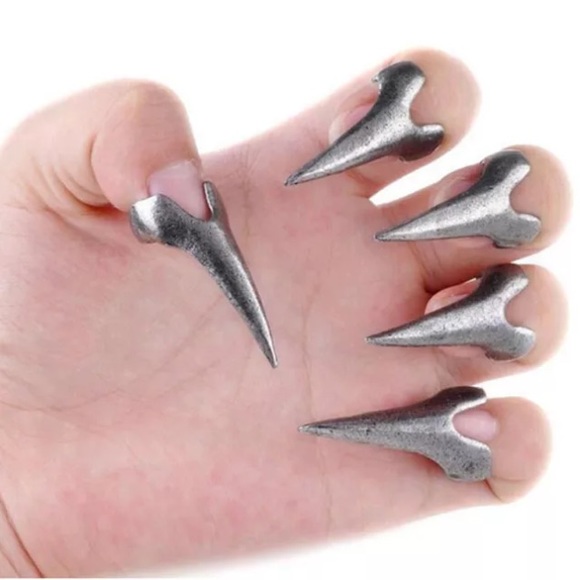 Claw finger midi ring silver knuckle vampire goth
