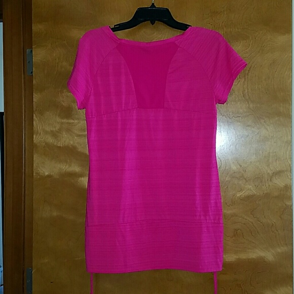 Hot pink workout tee - Picture 2 of 2