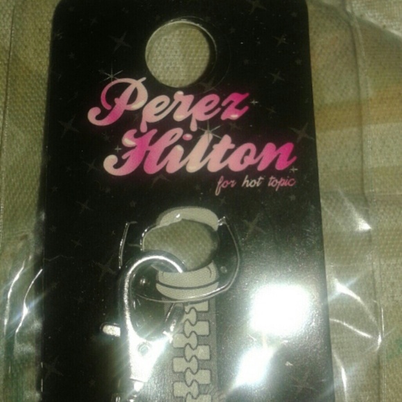 Perez Hilton Influencer Gossip Gangster Gun zipper keychain charm/zipper-pull - Picture 3 of 4