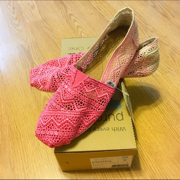 NIB TOMS hot pink ombré crochet - discontinued!