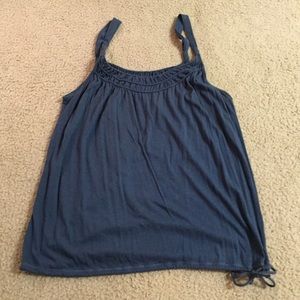 Tank top with tie